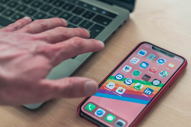 mobilní telefon
